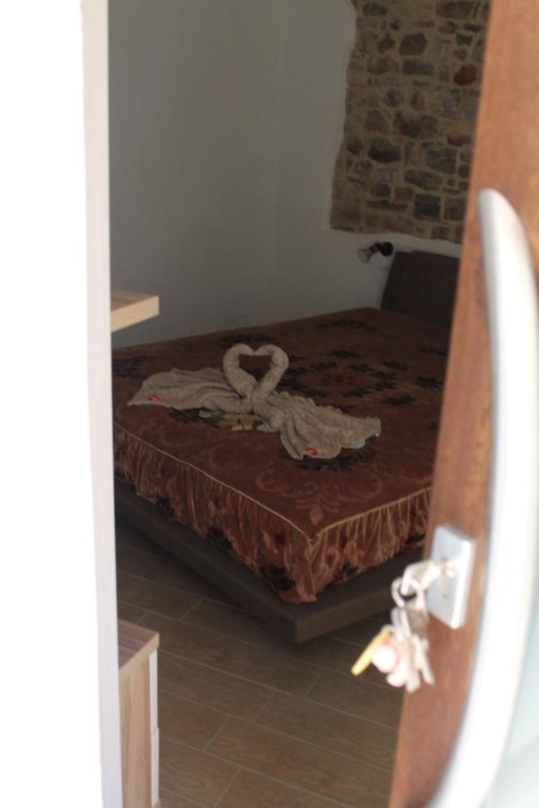 B&B Sotto Le Mura Pietra Montecorvino Eksteriør billede