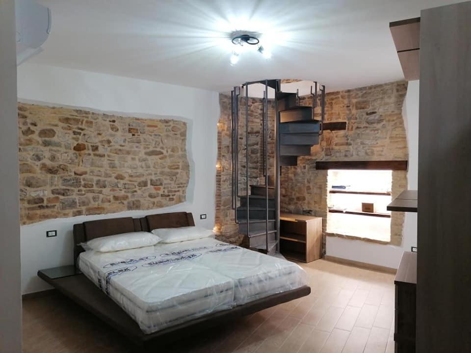 B&B Sotto Le Mura Pietra Montecorvino Eksteriør billede